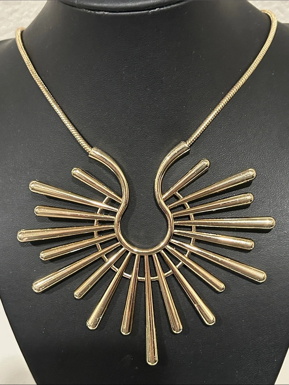 Radiant Sunburst Statement Necklace - Women Jewelry - Picture 2 of 3